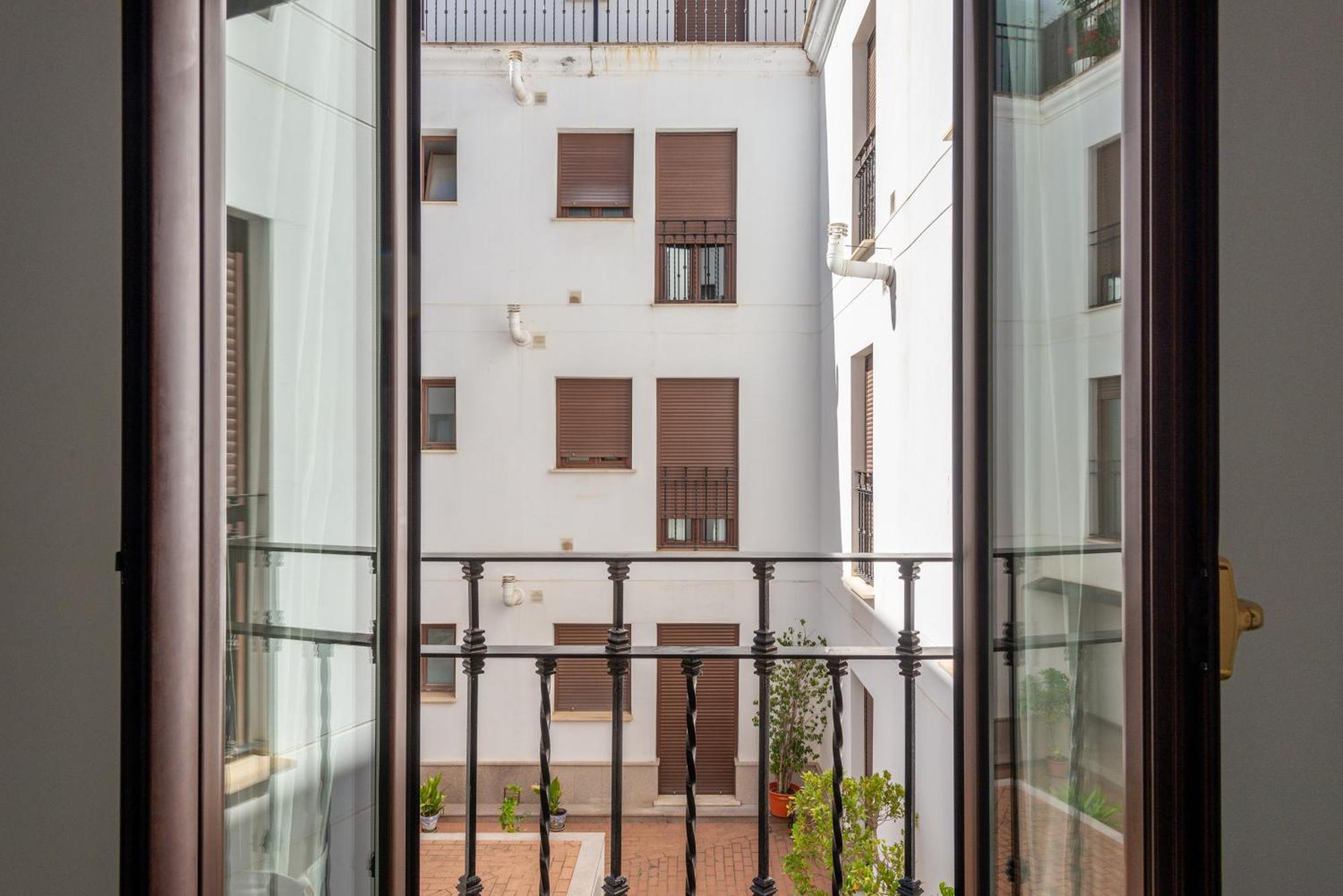 First Floor Close Macarena Church Sevilha Exterior foto
