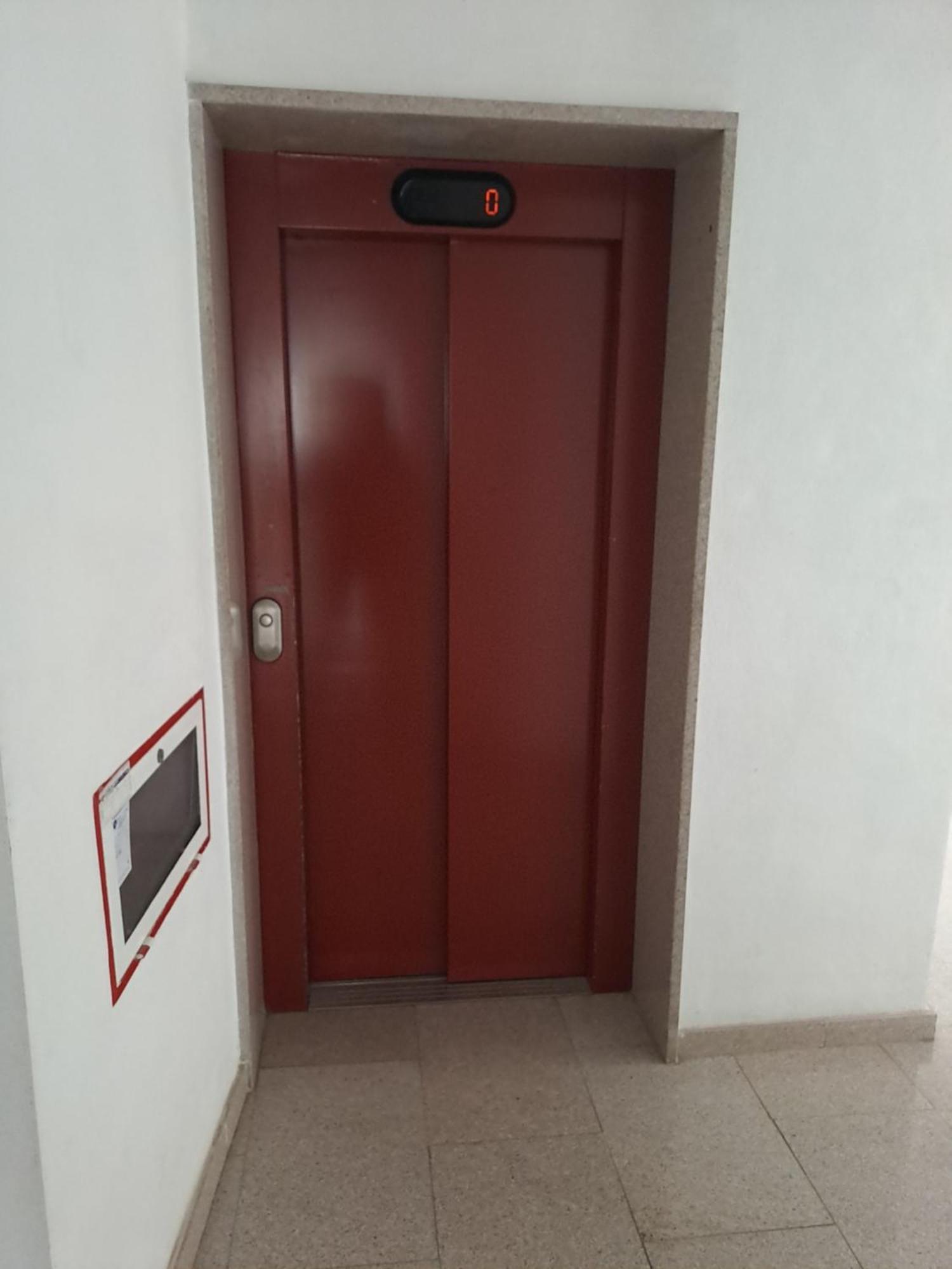 First Floor Close Macarena Church Sevilha Exterior foto